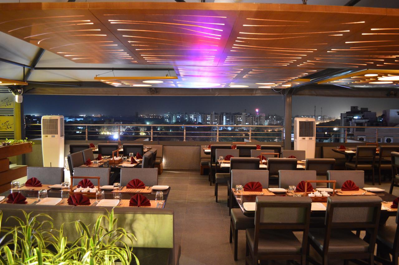 7 Wonders Hotel Gandhinagar Eksteriør billede